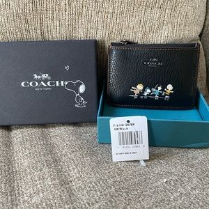 Coach X Peanuts Snoopy Boxed Ice Skating Mini Skinny ID Case 16108B Black
